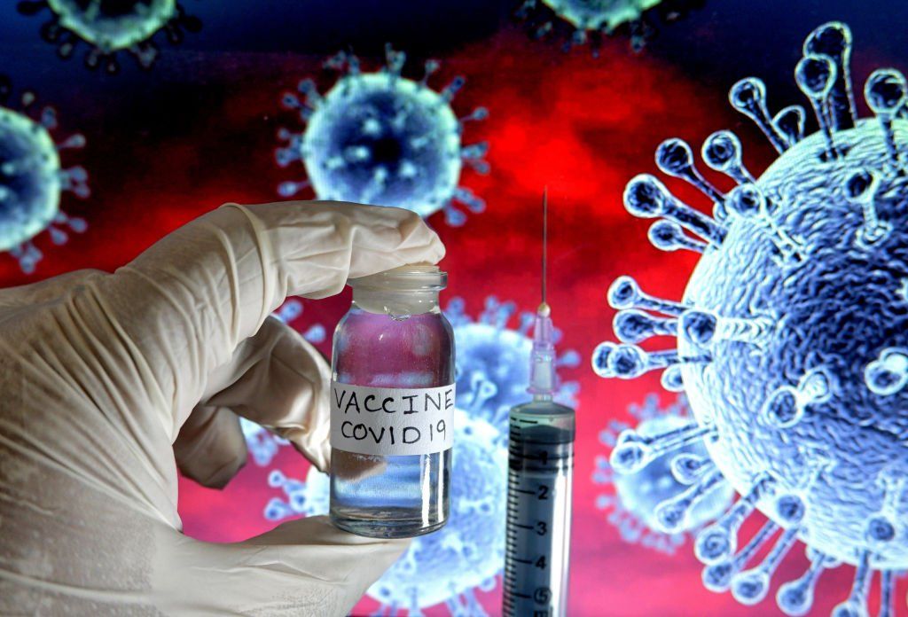 Účastník testů vakcíny na COVID-19 žaluje firmu AstraZeneca kvůli vedlejším účinkům