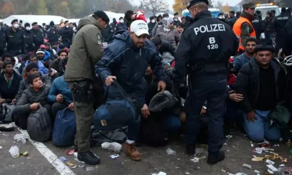 Invazní rok 2021 předčí rok 2015, také v Rakousku letos zaznamenali rekordní počet žadatelů o azyl0 (0)