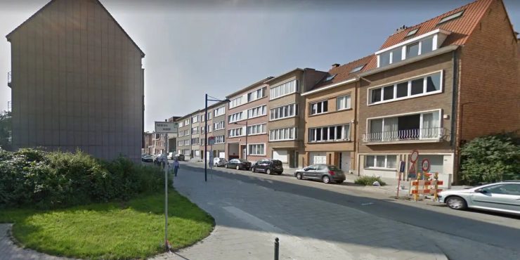 Belgie: Mladá žena byla podřezána, když šla s kočárkem po ulici5 (3)
