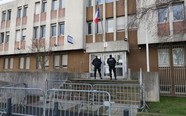 Francie: Muslim napadl a zranil policistu na policejní stanici, útočník jako obvykle skončil na psychiatrii5 (3)
