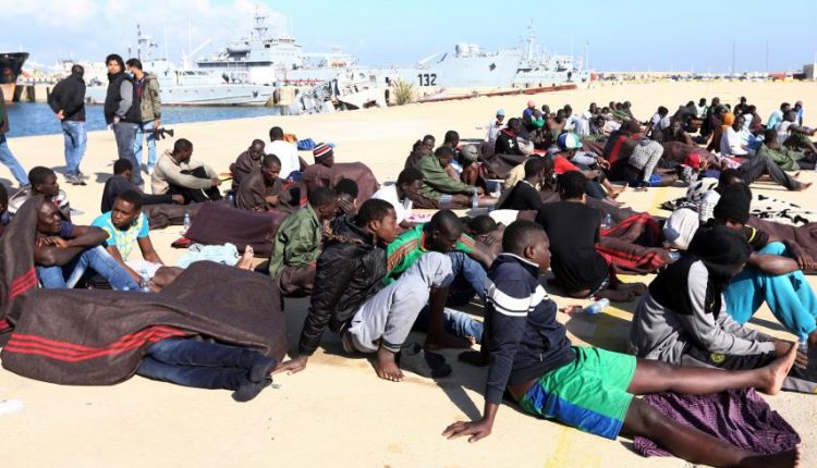 Libyjská pobřežní stráž včera vrátila do Libye 260 ilegálů, OSN a neziskovky zuří (video)4.3 (8)