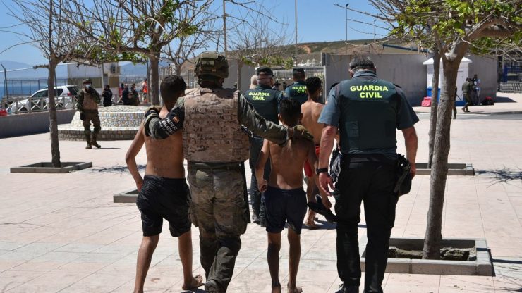UNICEF nařídil, aby byli na evropskou pevninu přemístěni všichni údajní nezletilci, kteří v květnu prchli do Ceuty
