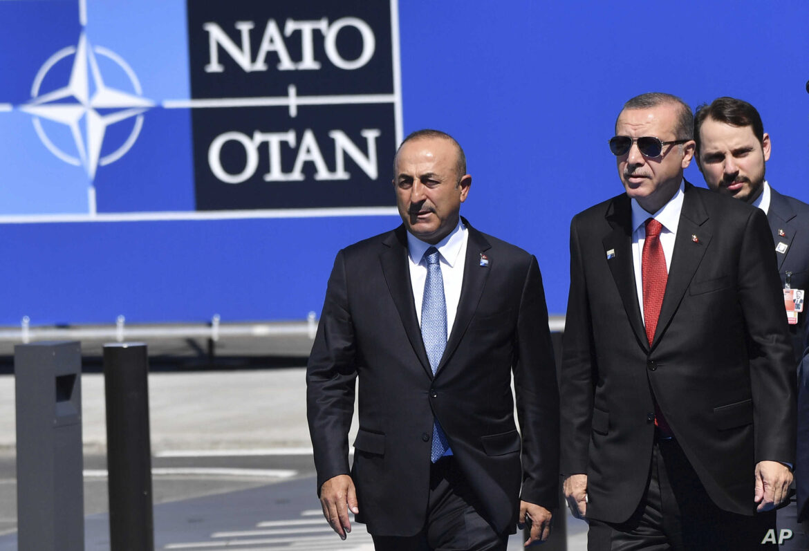 Turecký ministr vnitra hovořil o NATO a závislosti EU na Sorosovi