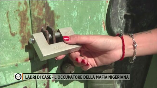 Itálie: Nigerijský mafián obsadil dům, majitelce jej odmítá vrátit (video)5 (7)