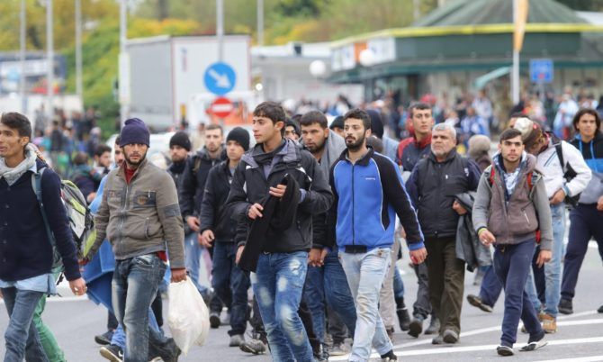 Německo: V některých částech země zavedli vyplácení dávek kartou místo v hotovosti, žadatelé o azyl to odmítají4.9 (15)