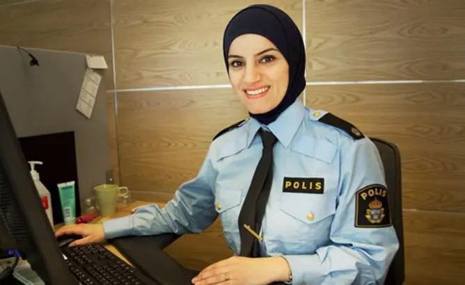 Nizozemské město Utrecht chce vnutit hidžáb muslimským policistkám5 (8)