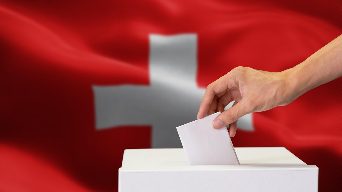 Ve Švýcarsku byly odhaleny masivní podvody u posledního referenda o covid certifikátech