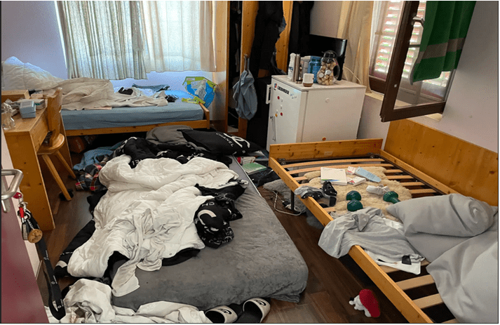 Švýcarsko: Hoteliér ubytoval ve svém hotelu na žádost obce dva Araby, ti pokoje zdevastovali, škodu mu nikdo neuhradí