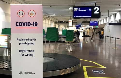 Švédsko požaduje po všech cizincích při vstupu negativní test na Covid, žadatelé o azyl jsou této povinnosti zproštěni