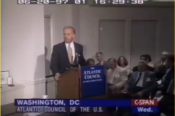 V roce 1997 hovořil Biden o důsledcích expanze NATO na východ (videa)5 (7)