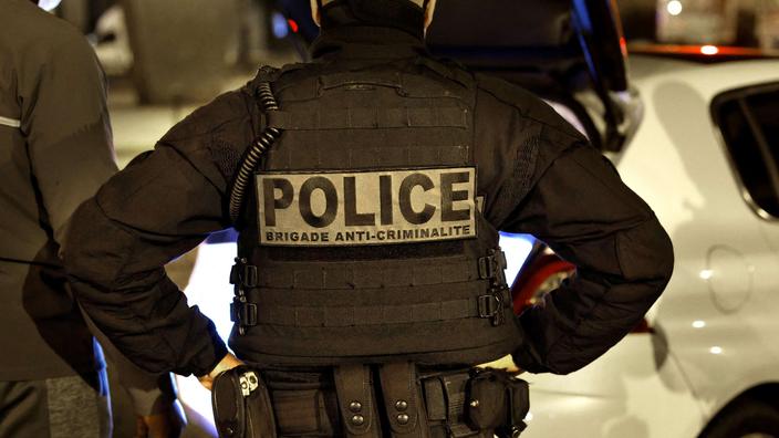 Francie: Další útoky nožem, napadení policistů a nepokoje na koupališti5 (6)