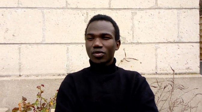 Ibrahim z Afriky radí svým krajanům: „Nejezděte do Evropy, v Africe je to lepší“ (video)5 (9)