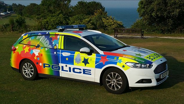 Britští policisté prošli rozsáhlým LGBTQI školením, včetně výuky genderového jazyka