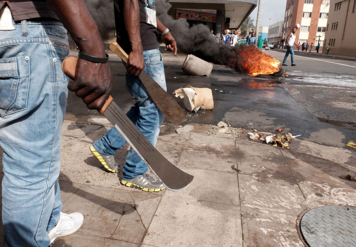 Marseille: Nigerijci terorizují asi 60 obyvatel multikulturní čtvrti, část již z jejich domovů vyhnali