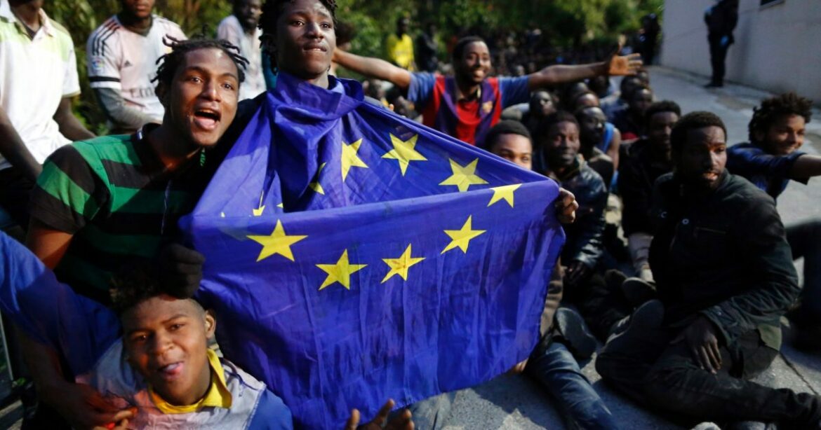 Brusel se ptá mladých Evropanů: „Chcete usnadnit vstup do Evropy migrantům?“