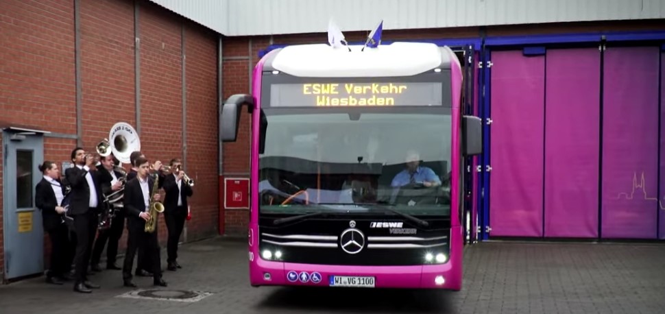 Německo: „Zázračná“ elektrická doprava totálně selhala, Wiesbaden znovu zavádí dieselové autobusy5 (24)