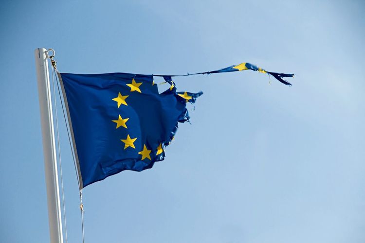 Rok před eurovolbami EU vyrazila s goebbelsovskou propagandou