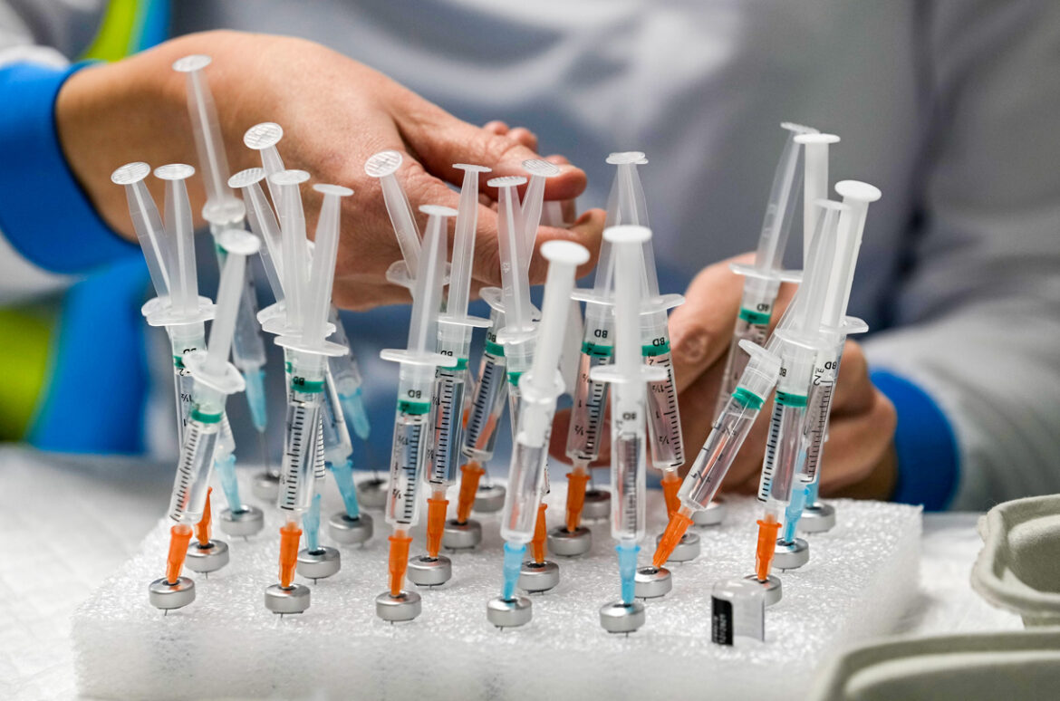 Injekce Covid splňují vědecká a klinická kritéria biologických zbraní