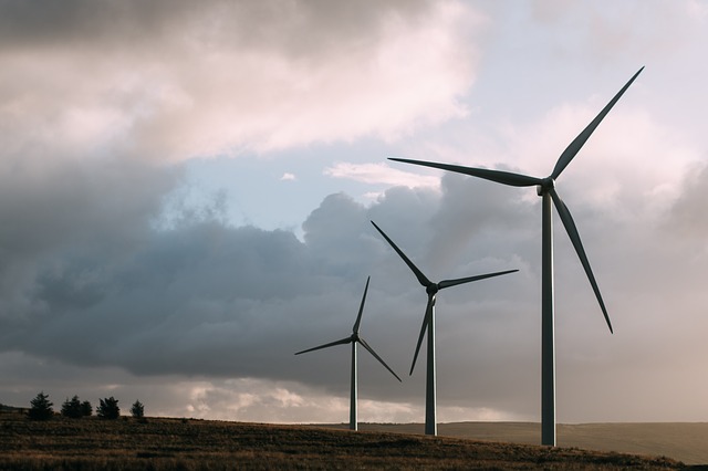 Při výrobě a konstrukci větrné turbíny se uvolní více CO2, než se za celou dobu její životnosti ušetří
