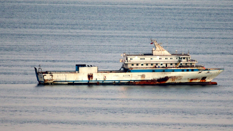 Řecká pobřežní stráž zahájila palbu na turecké plavidlo (video)