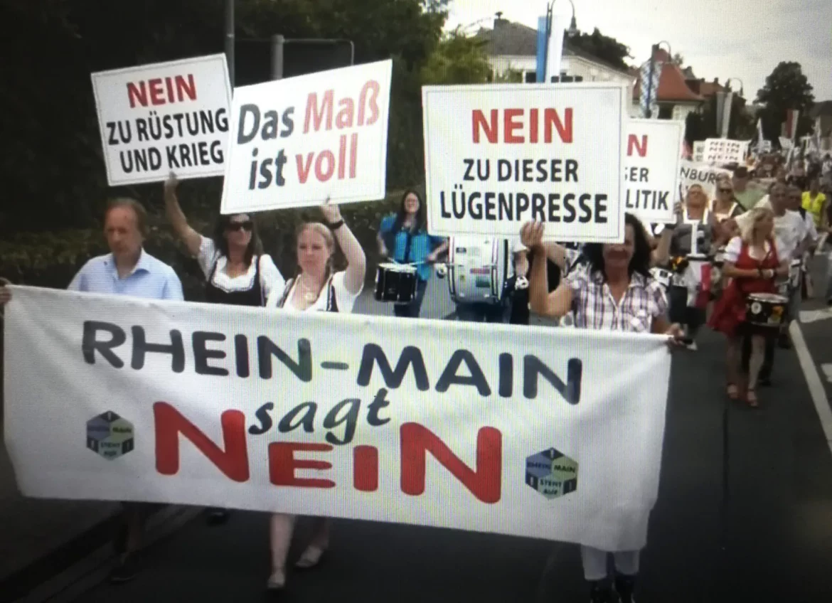 V pondělí se demonstrovalo po celém Německu – proti válce a proti vysokým cenám energií (videa)5 (12)