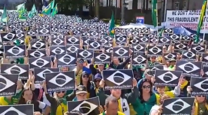 Brazílie: Statisíce lidí v ulicích stále protestují proti ukradeným volbám5 (15)