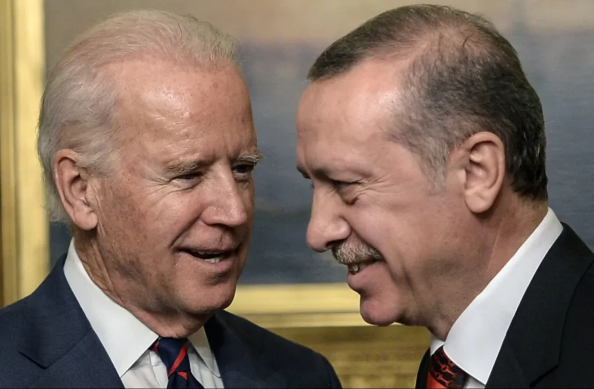 Hersh: Biden podplatil Erdogana, aby umožnil Švédsku vstoupit do NATO