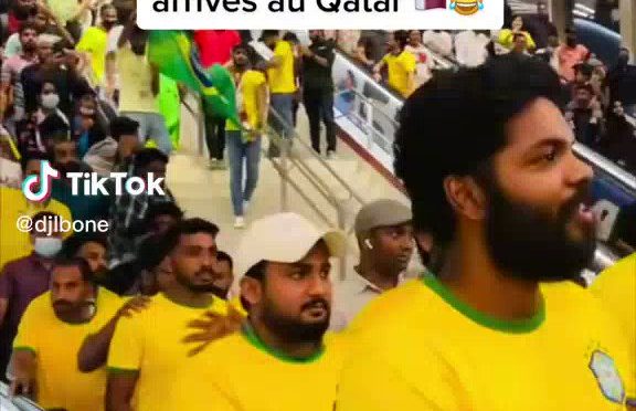 Katar zaplatil migrantům z Indie, aby si zahráli na fotbalové fanoušky z různých zemí (video)