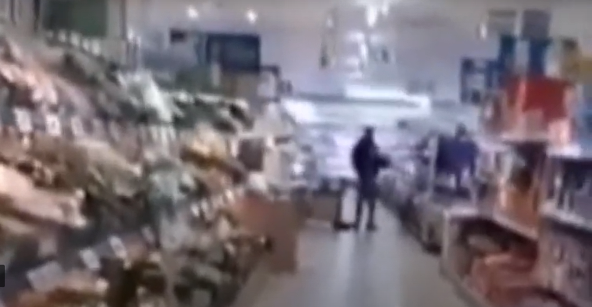 Africký obohacovač řádil v německém supermarketu (video)