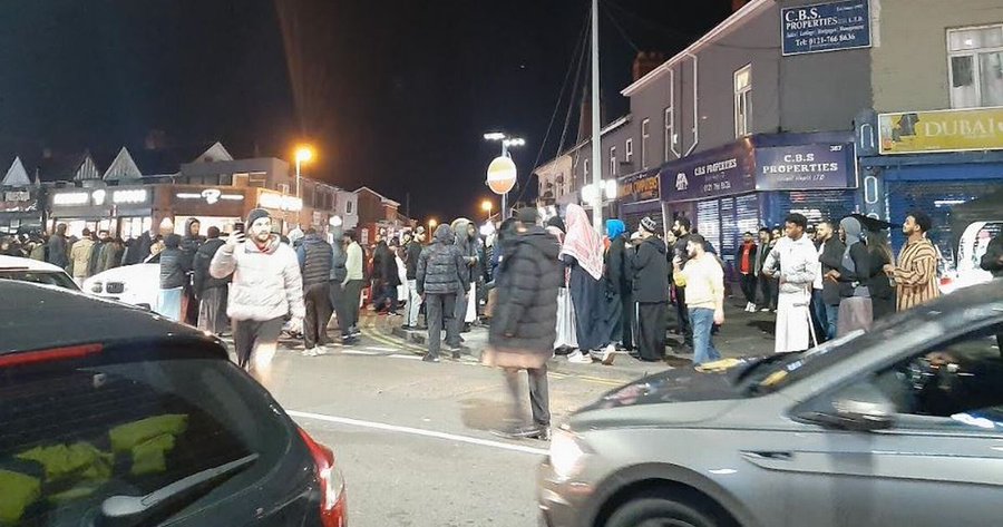 Bouřlivý ramadán v Birminghamu: Policie napadena vzteklými muslimy (videa)