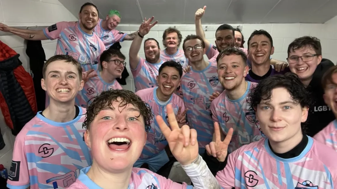 Velká Británie: Transgenderový fotbalový tým prohrál 8:1 s mužským klubem