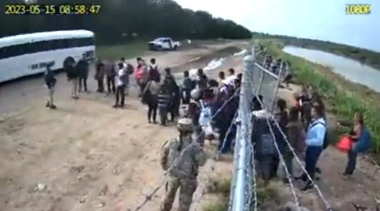 USA: Bidenova vláda záměrně vpouští přes hranice ilegály (video)5 (6)