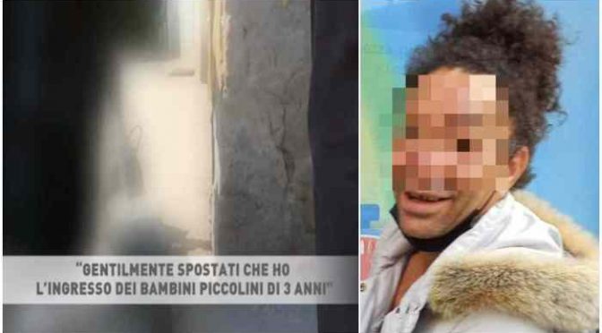Itálie: Muž, který se prohlásil za ženu, se obnažoval před malými dětmi, policisté ho zbili (video)