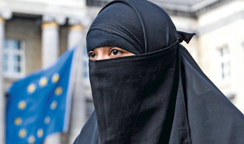 Arabština jako další oficiální jazyk EU? EK ve vzkazu podlézá muslimům v arabském jazyce (video)