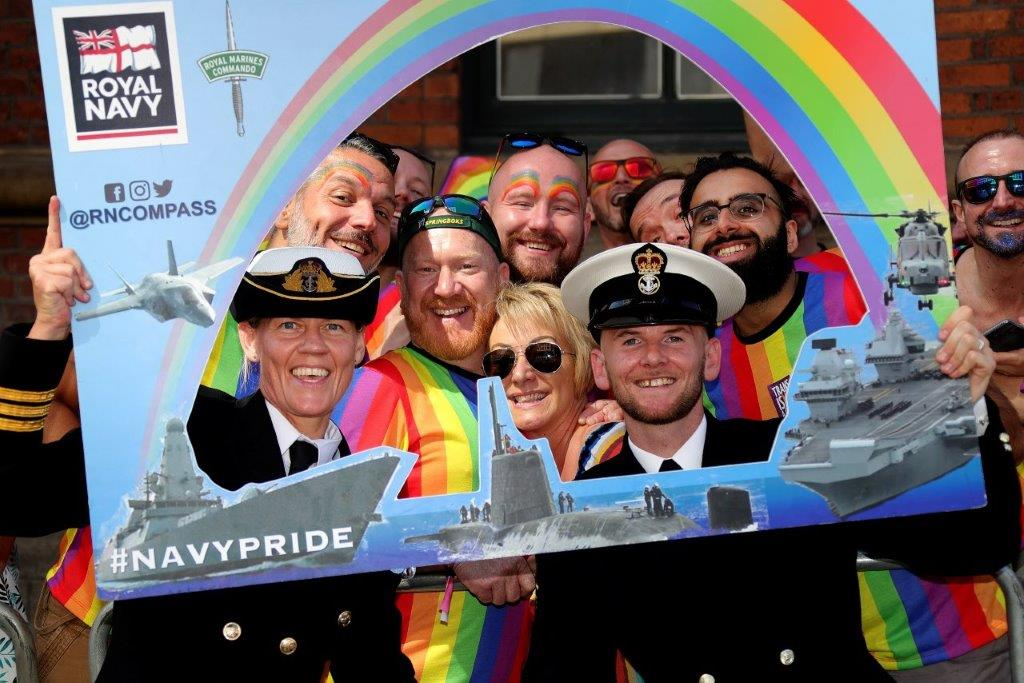 Velká Británie: Královské námořnictvo se představuje jako „woke“ a podporuje trans a nebinární osoby5 (14)