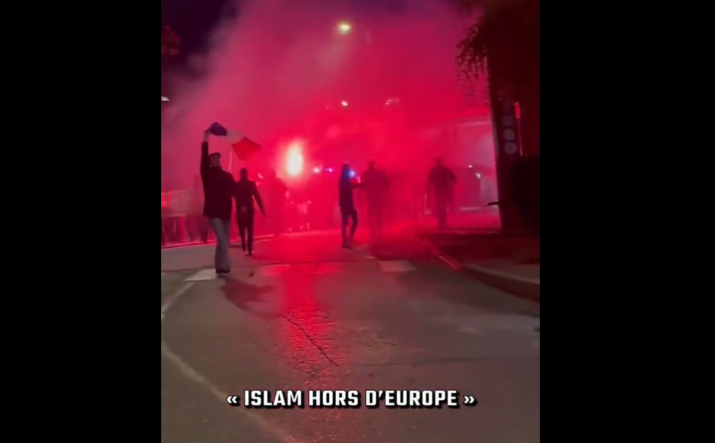 Francouzi v ulicích: „Islám pryč z Evropy!“ (video)5 (32)