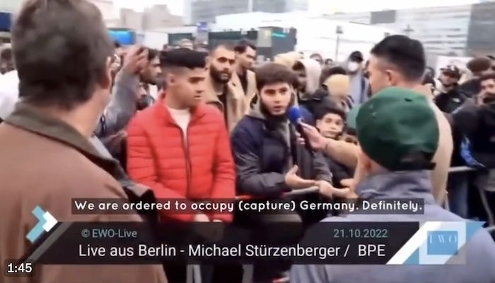 Mladí muslimové v Německu: „Až budeme mít většinu, zavedeme právo šaría“ (video)5 (15)