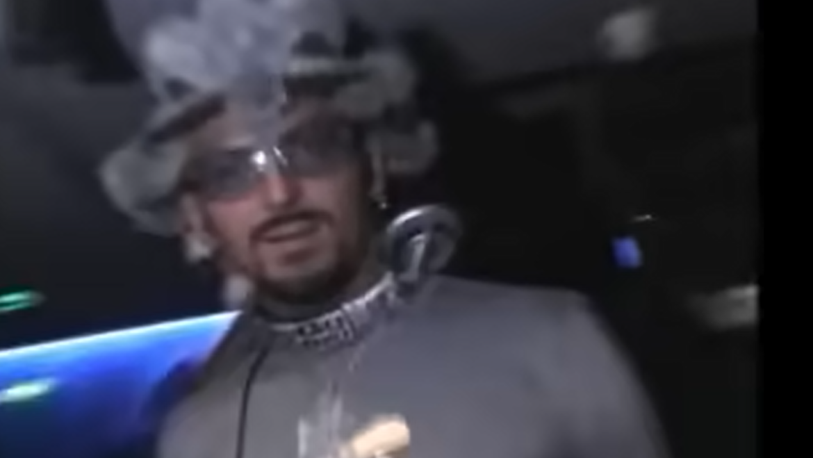 Německo: L’Amour toujours – na jejíž melodii se zpívá „Cizinci ven!“- se už nesmí hrát ani v autě (video)