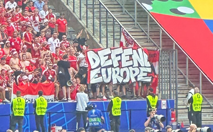 V Německu zakázaná písnička „Ausländer raus“ se stala hymnou fotbalového šampionátu (video)5 (28)