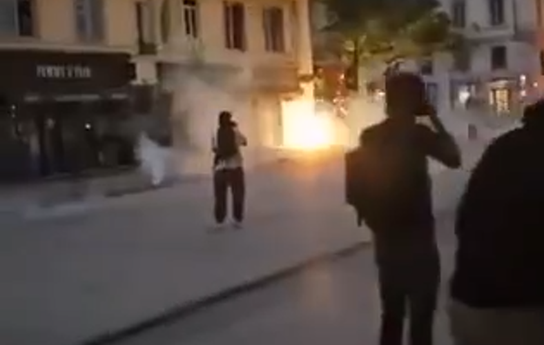 Francie: 34% pro RN Marine le Pen, reakcí jsou bouřlivé nepokoje muslimů a Antify (videa)5 (18)