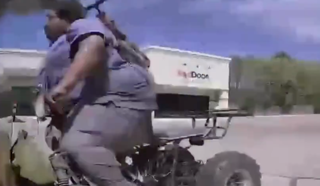 Zatím asi nejhloupější libtard, který ze vzteku na Muska útočí na Teslu (video)5 (13)