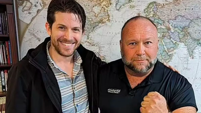 Reportér InfoWars byl zavražděn: Před vraždou upozornil, že je uveden na ukrajinském „seznamu smrti“ Myrotvorec5 (25)