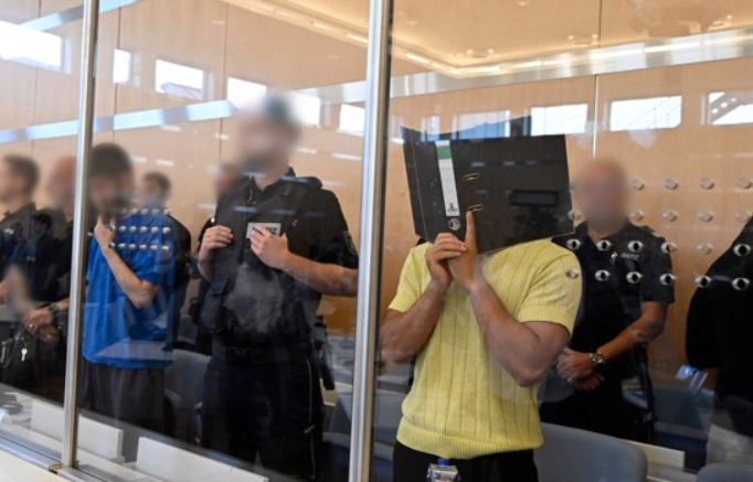 Německo: Stoupenci Islámského státu se vydávali za Ukrajince, mezitím plánovali teroristický útok5 (11)