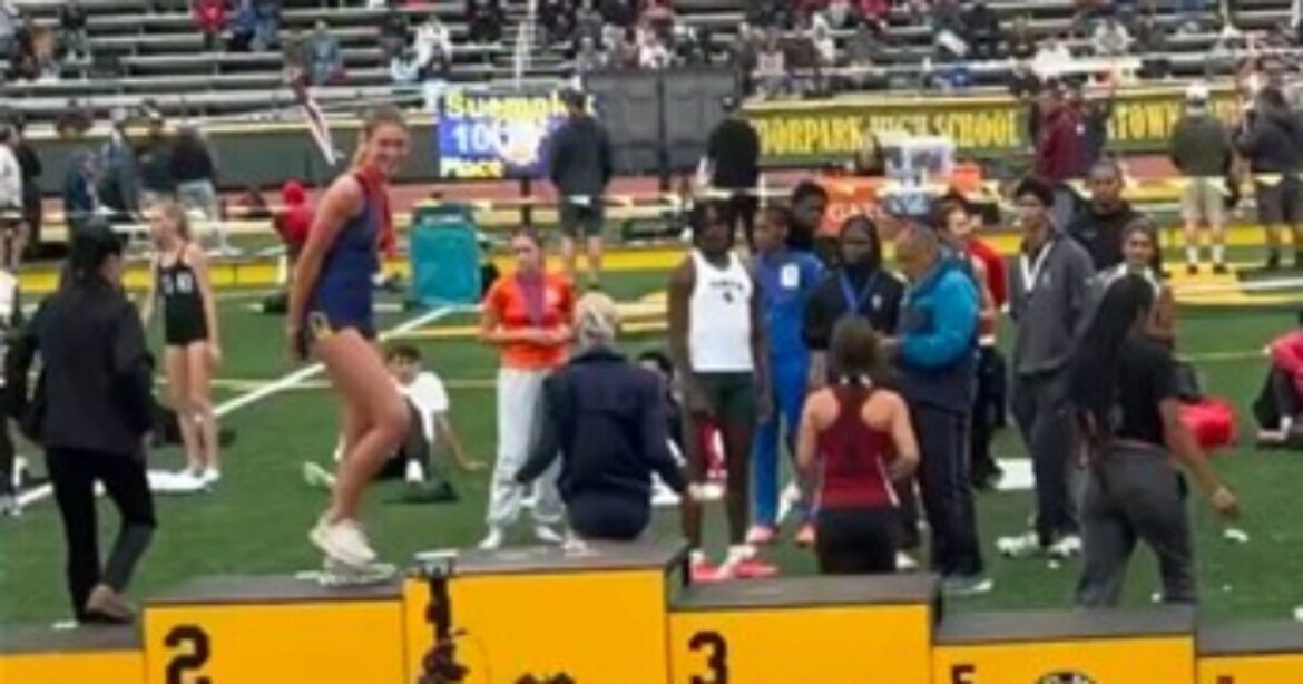 USA: Atletka, které vzal první místo biologický muž, zaujala jasný postoj (video)5 (18)