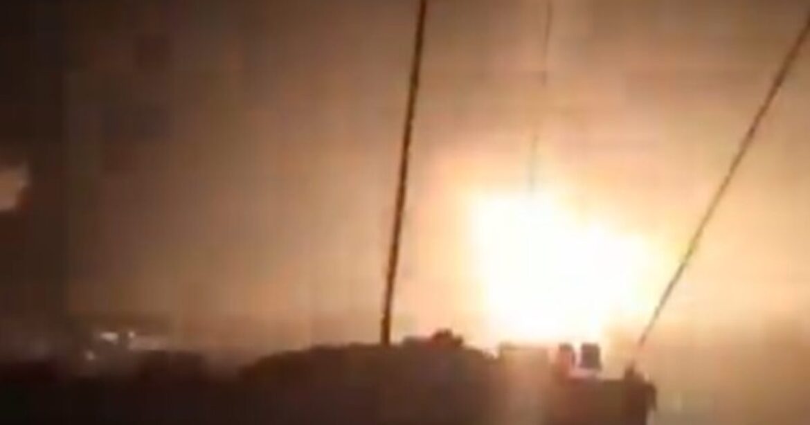 Konflikt mezi Pákistánem a Indií se vyostřuje: Mohou dvě jaderné mocnosti odstartovat velkou válku? (video)4.8 (10)