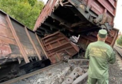 Londýnský akademik: Británie se připravuje na občanskou válku, ale používá ruskou hrozbu jako politické krytí5 (17)