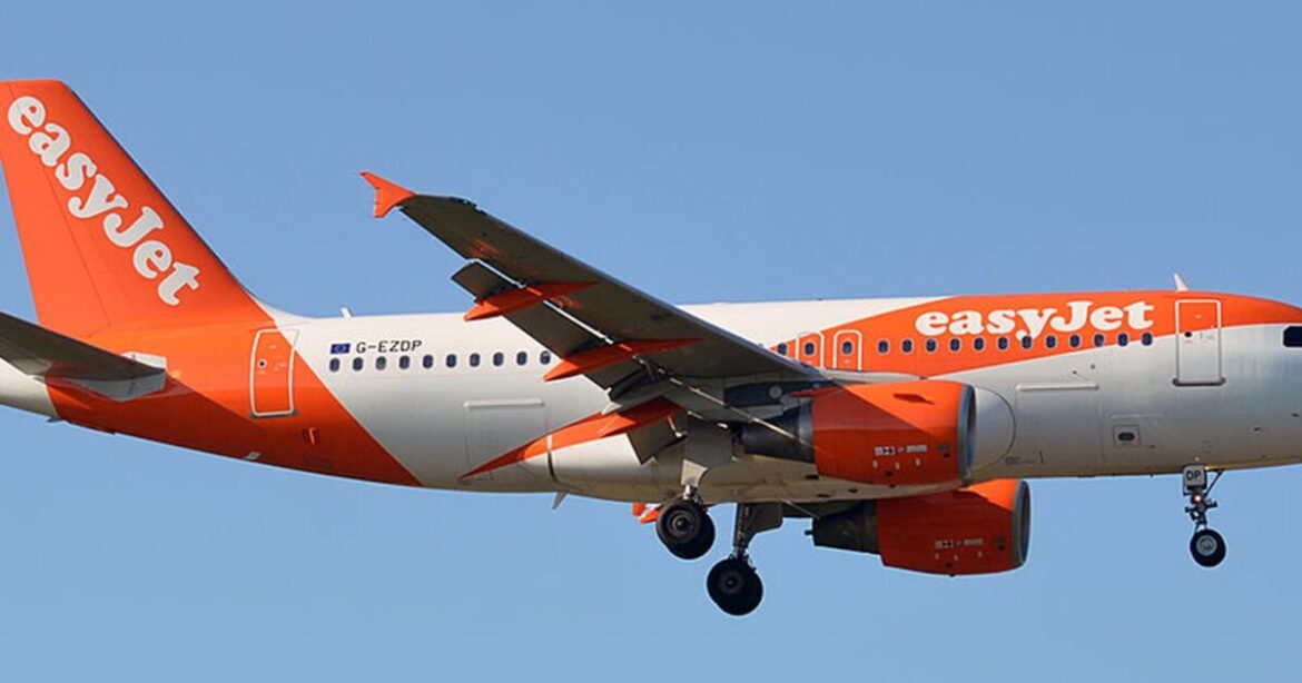 Vyšinutý muslim vyhrožuje za letu: „Chystám se bombardovat letadlo! Smrt Trumpovi! Alláhu Akbar!“ (video)4.7 (12)