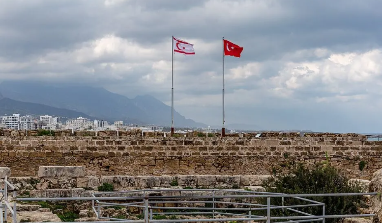 Turečtí okupanti vězní řecké Kypřany5 (9)