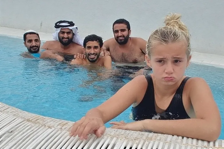 Německo: Syřan znásilnil 12letou dívku v šatně na koupališti, přesto stále zůstává na svobodě; úřady se snažily vše ututlat4.9 (12)