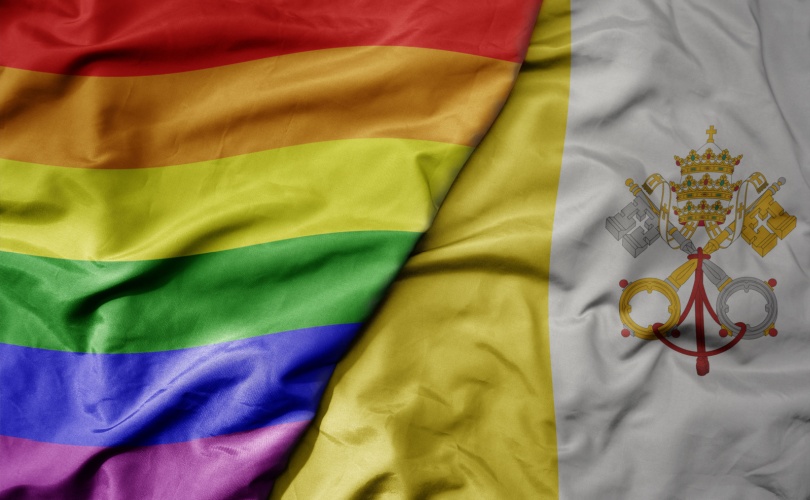 Papež Lev podpořil LGBTQ průvod a jmenoval pro-LGBT „umělkyni,“ která pořádala obscénní výstavy, do čela vatikánské Akademie výtvarných umění5 (16)